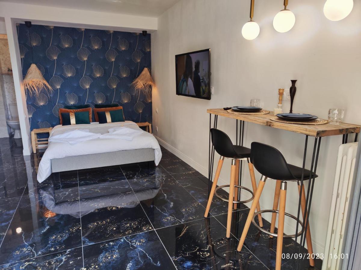 Studio Avec Jaccuzzi Saintry-sur-Seine Exterior foto